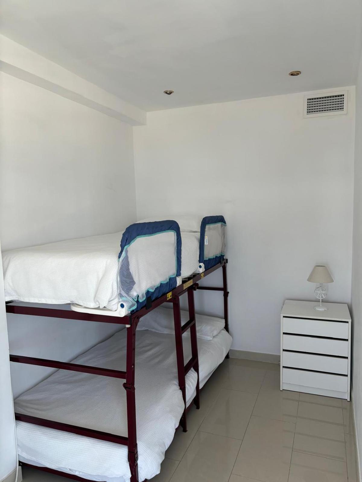 1 Linea Playa San Juan Lägenhet Alicante Exteriör bild